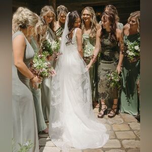 Chapel Organza Veil Flower Lace Detail TARABridal - Anthropologie Look-alike